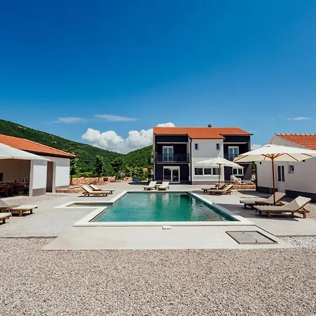 Agape Villa Lovrec