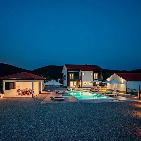 Agape Villa Lovrec
