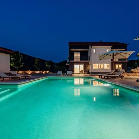 Villa Agape With A Pool, Football And Tennis Court *