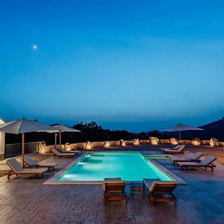 Villa Agape With A Pool, Football And Tennis Court *