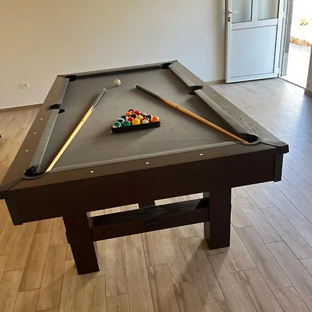 Villa Agape With A Pool, Football And Tennis Court Lovreć