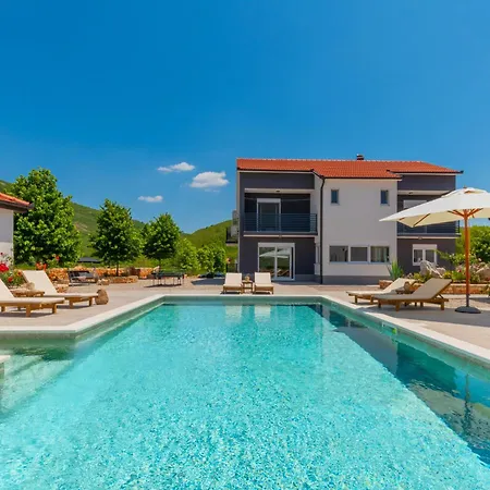 Villa Agape With A Pool, Football And Tennis Court *