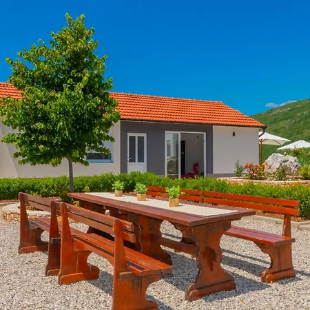 Agape With A Pool, Football And Tennis Court Lovreć