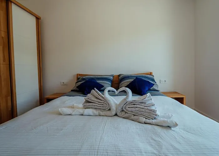 וילה Agape With A Pool, Football And Tennis Court