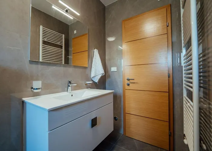 Agape With A Pool, Football And Tennis Court וילה